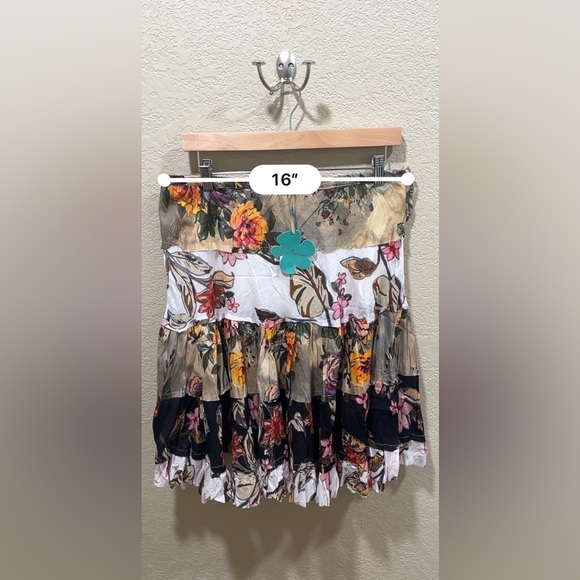 Tiered floral skirt NWT - Picture 5 of 6